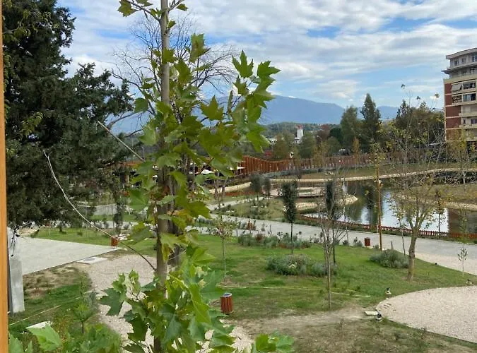 Mb Luxury * Tirana
